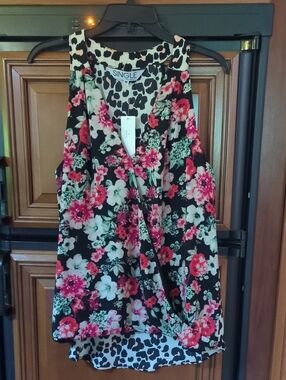 SINGLE Black Floral Wrap-Style Sleeveless Camisole